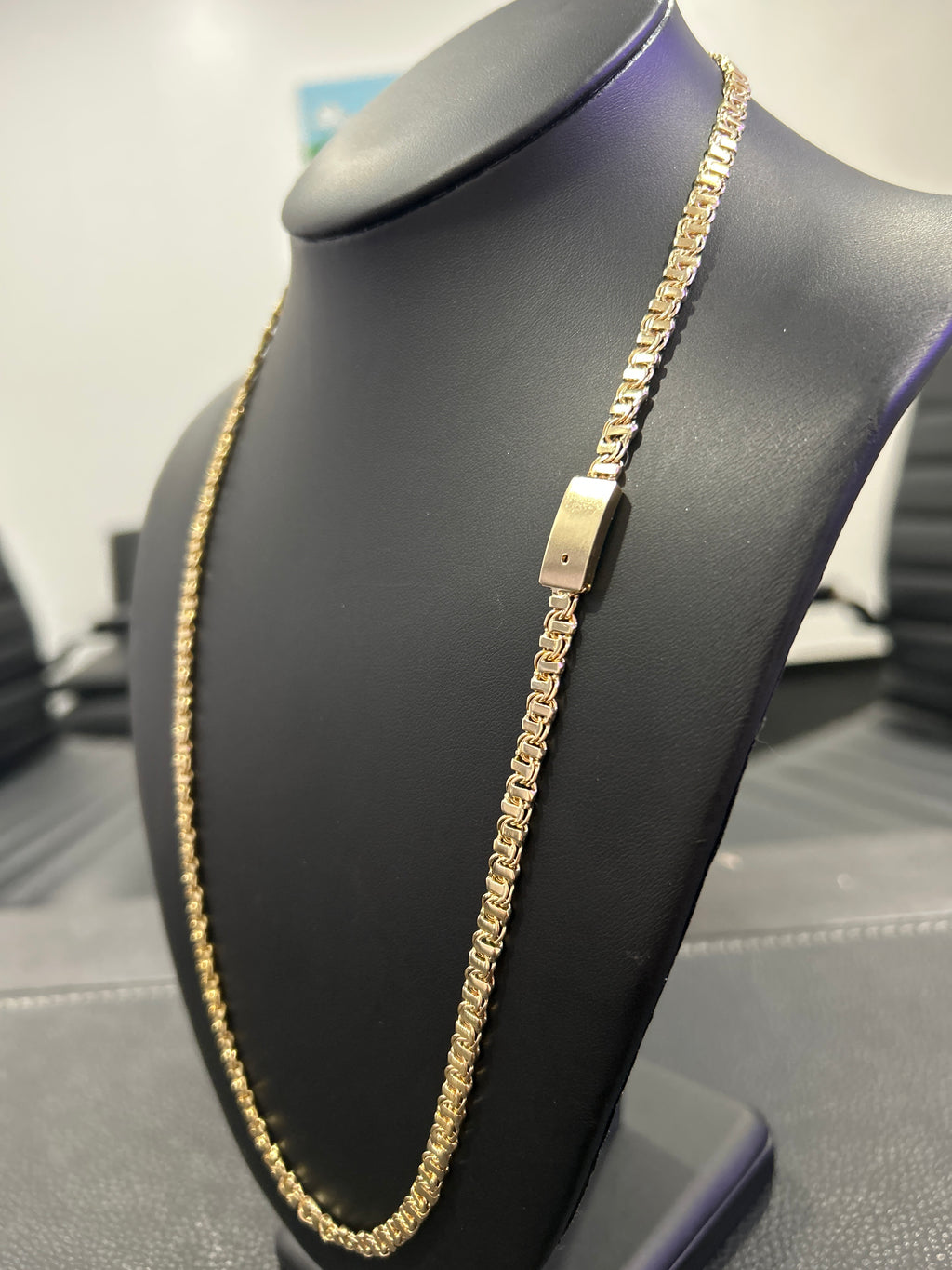 Chinobar chain